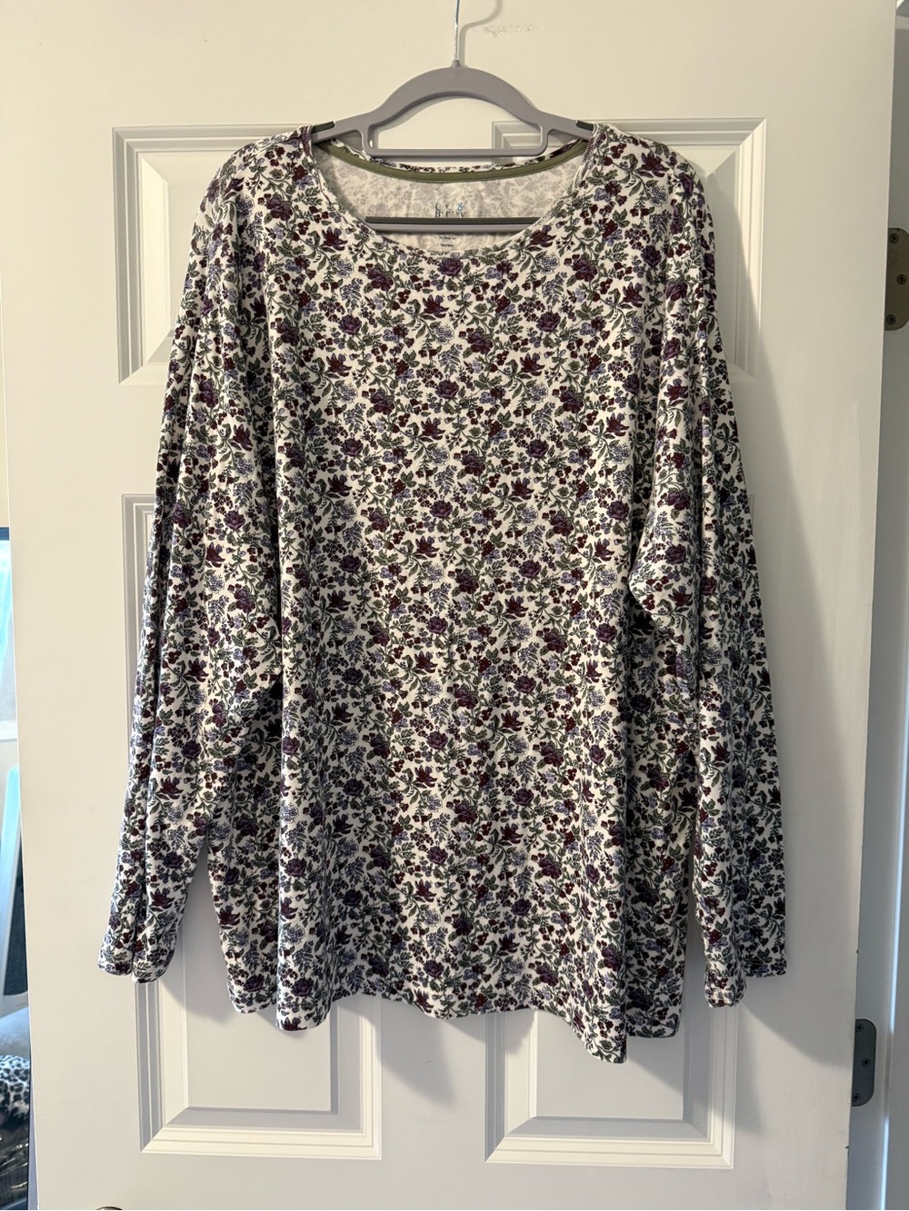 Croft & Barrow “The Classic Tee” Floral Long Sleeve Top